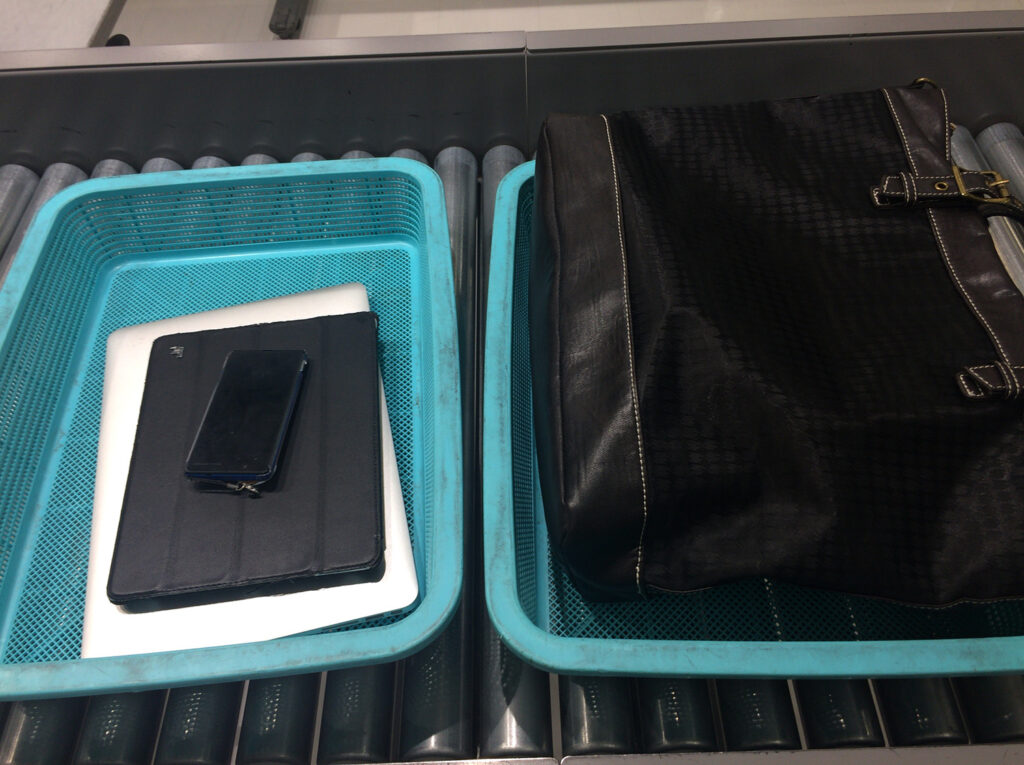 途中保安検査場