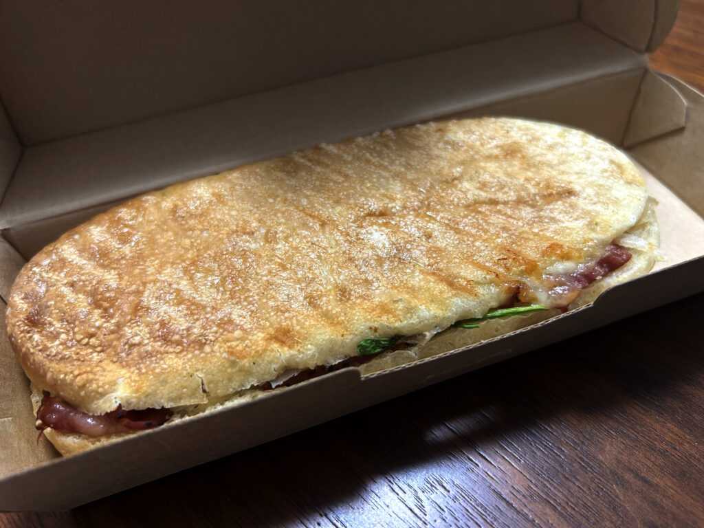 パニーニ_パストラミビーフとザワークラフト