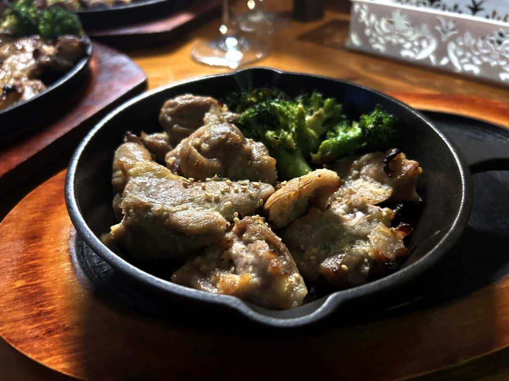 皮なし鶏モモ肉の塩麹焼き